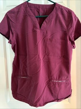 Women's V-Neck Tunic Scrub Top in Burgundy